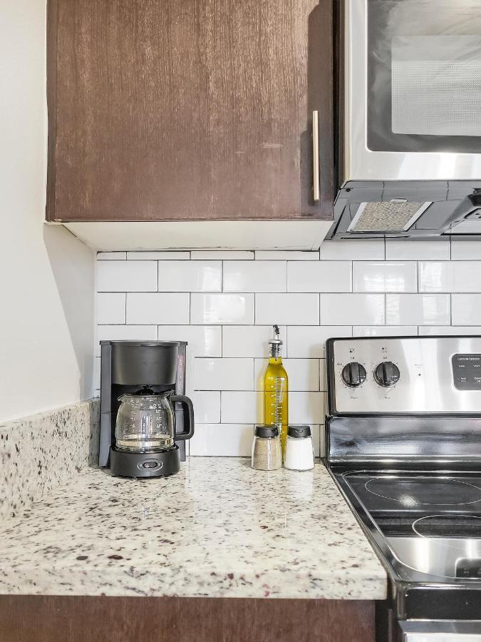 Getaway Apartment Near Beaches And Airport 탬파 외부 사진