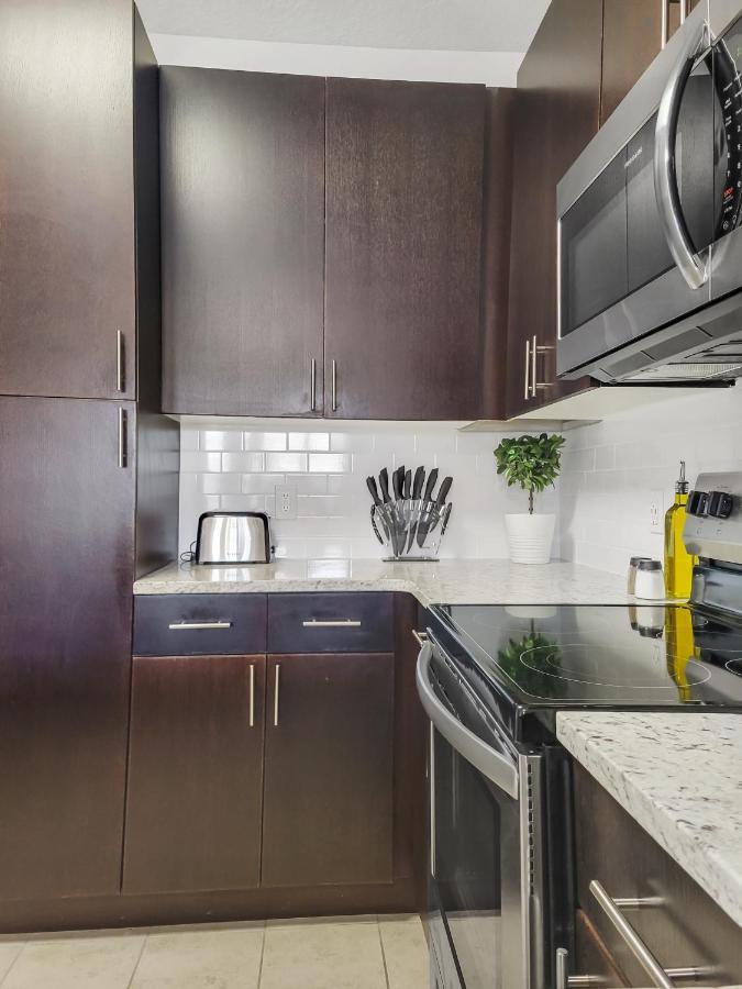 Getaway Apartment Near Beaches And Airport 탬파 외부 사진